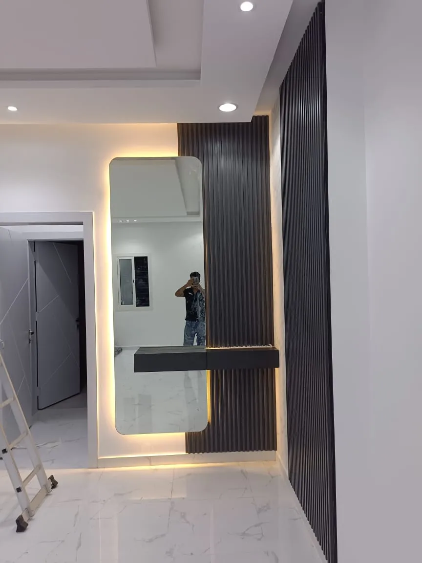 معلم ديكورات شاشات حي البساتين بجدة خصم 10%