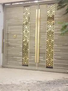 معلم تركيب ابواب كرديوم وشبابيك في جدة  