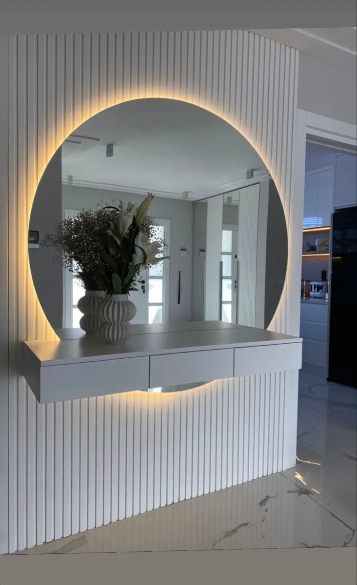 دهانات وديكورات عصرية وديكورات مرايا حديثة ومبتكرة لعام2026