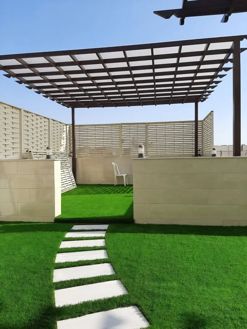 محداد مظلات جلسات خارجية وبرجولات حي الشرفية بجدة 