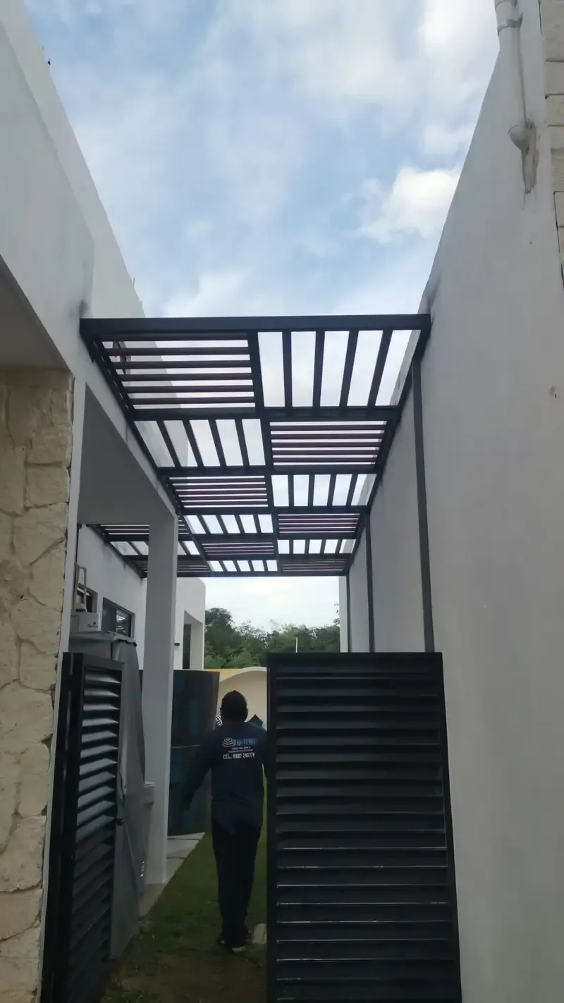 محداد مظلات جلسات خارجية وبرجولات حي الشرفية بجدة 