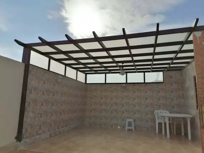 محداد مظلات جلسات خارجية وبرجولات حي الشرفية بجدة 