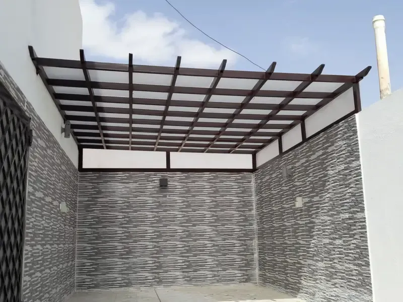 محداد مظلات جلسات خارجية وبرجولات حي الشرفية بجدة 