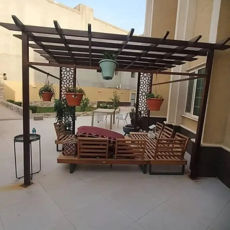 محداد مظلات جلسات خارجية وبرجولات حي الشرفية بجدة 